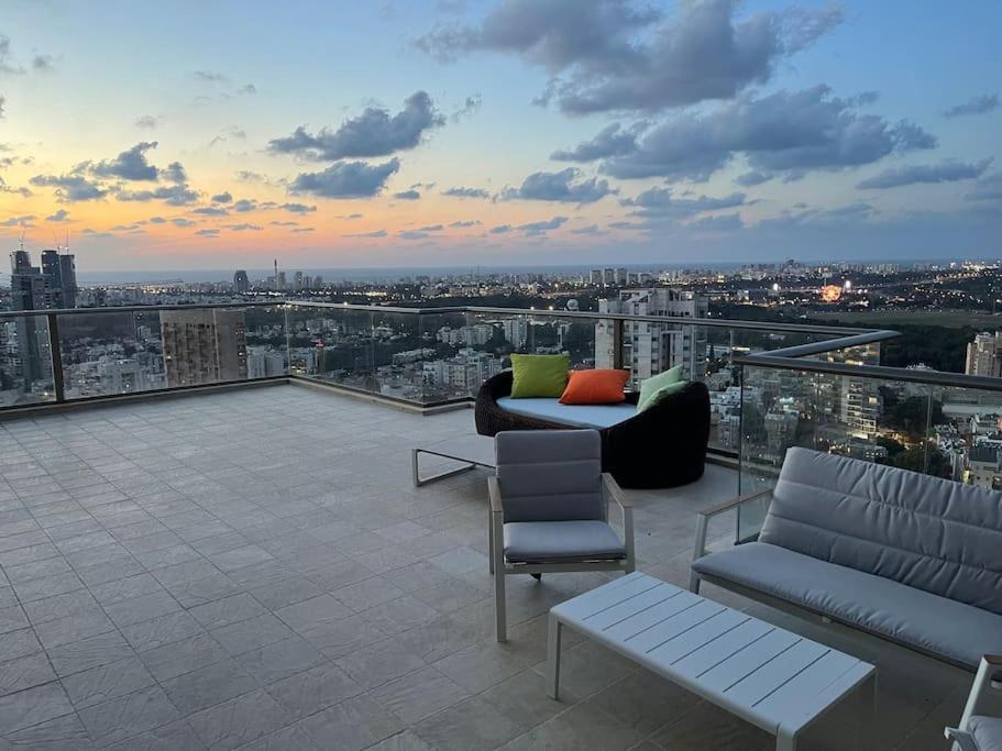 Beautiful Penthouse W/Amazing View, Prime Location Apartment Ramat Gan Exterior foto