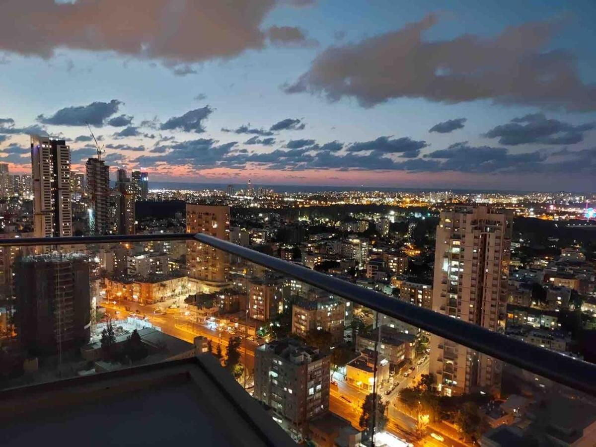 Beautiful Penthouse W/Amazing View, Prime Location Apartment Ramat Gan Exterior foto